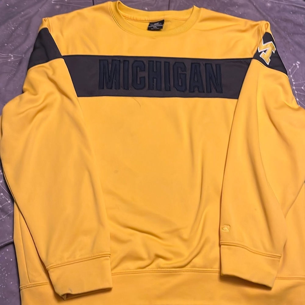Colosseum Michigan sweatshirt
